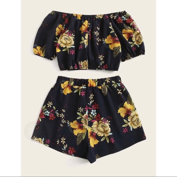 🚨SOLD🚨 OTS Floral Short Set - Picture 2 of 4